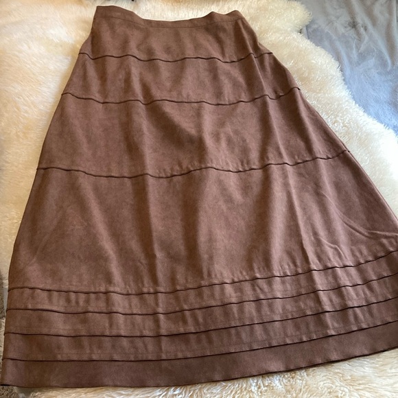 Denim&Co Dresses & Skirts - Brown suede like tiered skirt size M